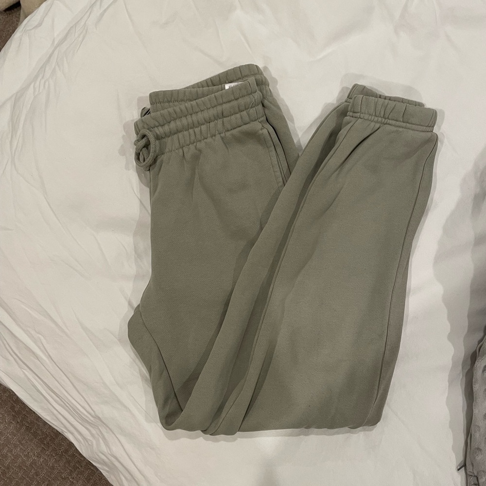 Black pants are for fit reference